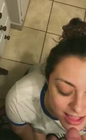 Amateur Homemade Pee Peeing Piss Pissing Swallowing gif