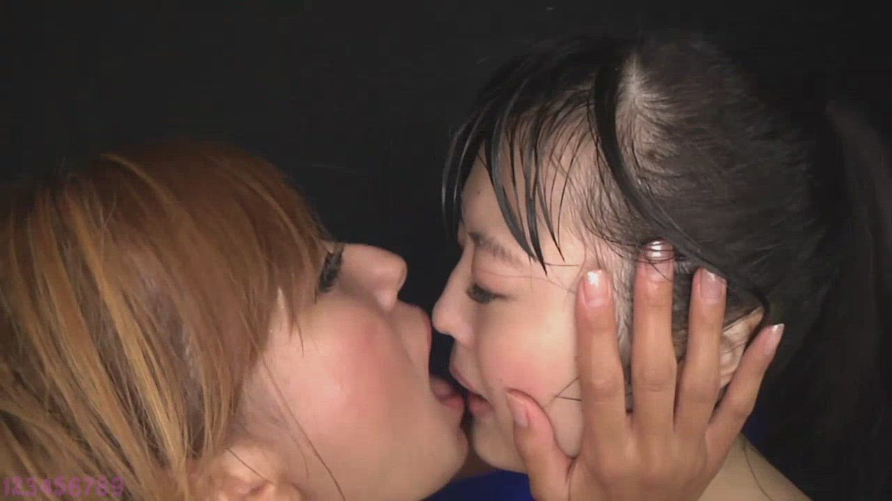 [EVIS-387] Kissing Lesbians