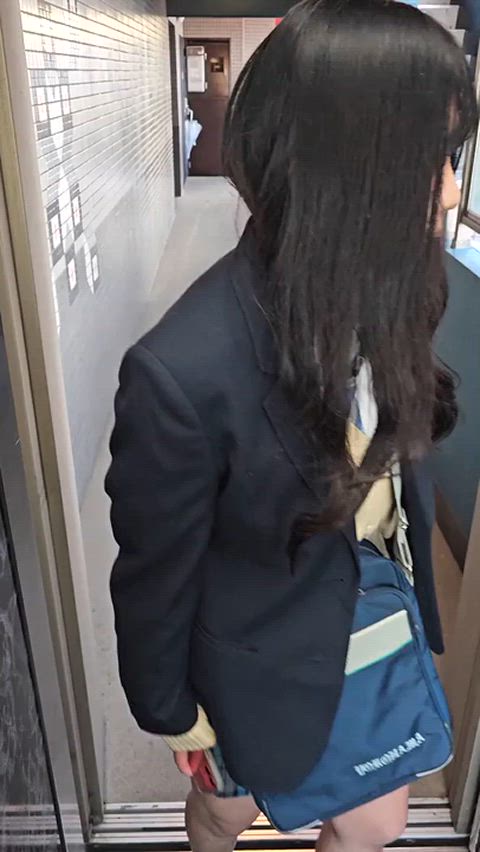 amateur cumshot schoolgirl upskirt gif