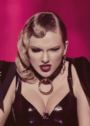 cleavage interpolated slow motion taylor swift gif