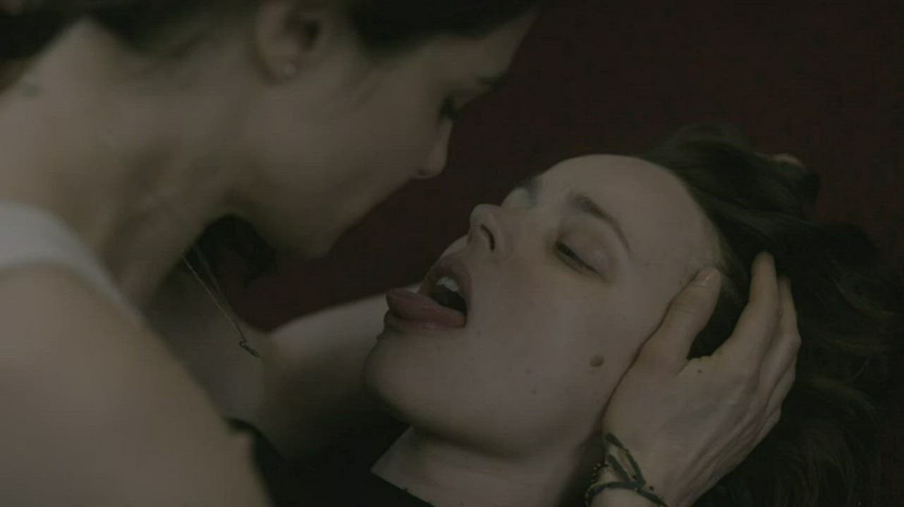 Rachel weisz and Rachel McAdams sharing spit