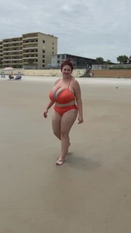 bikini huge tits jiggling gif