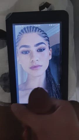 Zendaya cumtribute