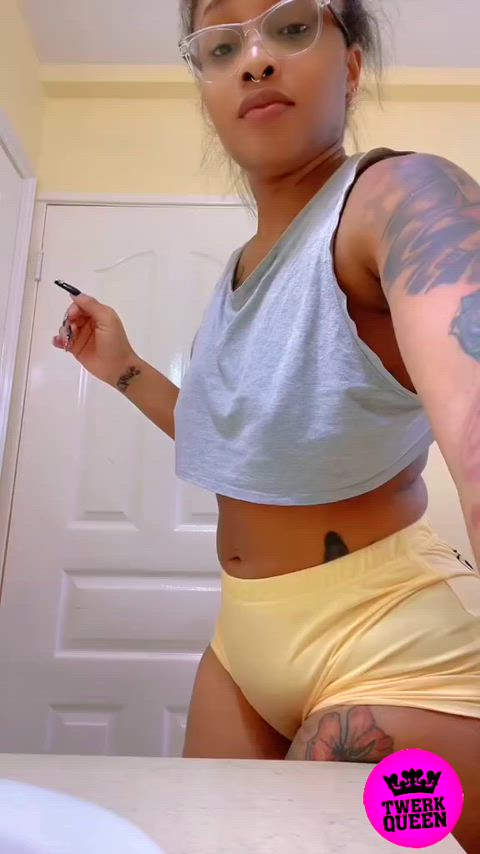 amateur booty ebony gif