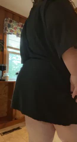 Little booty drop for your Monday night 😈