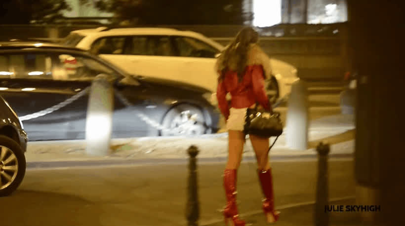 Boots Outdoor Public Upskirt r/ExposedToStrangers gif