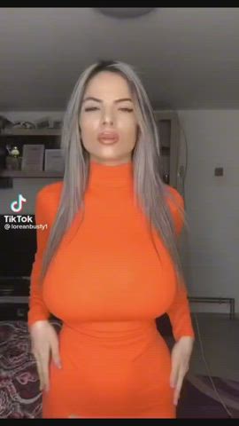 Loreanofficial tight dress ???