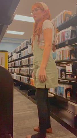 babe pawg public redhead hold-the-moan gif