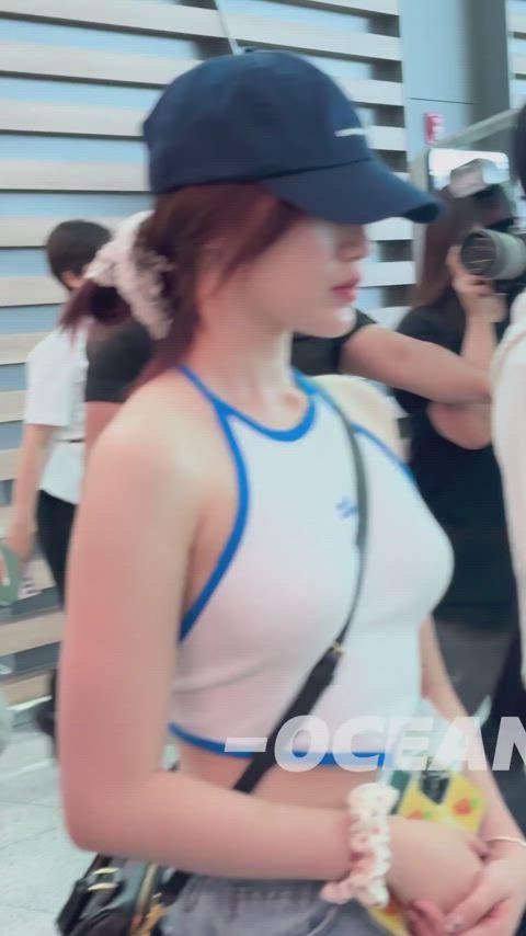 asian big tits boobs brunette huge tits korean natural tits sideboob tits kpop gif