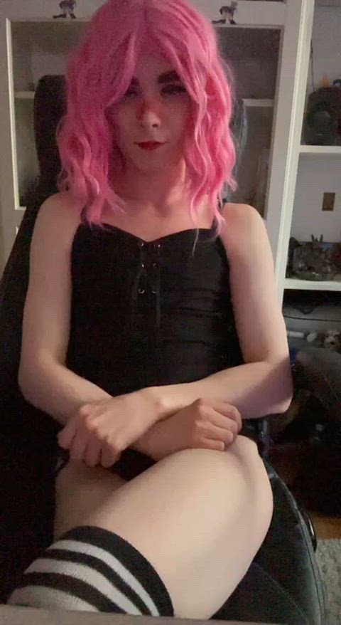 Leave a ❤ if love transgirls with big dick as mine ;)