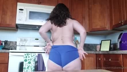 Amateur Curvy Pawg Twerking gif