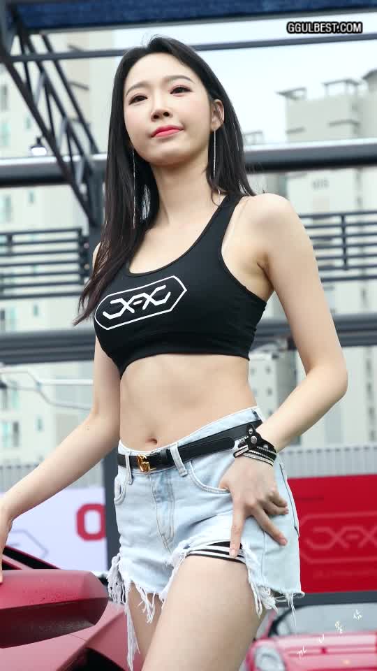 레이싱 모델 김다나 크롭 나시 (Racing model Kimdana Crop sleeveless).gif