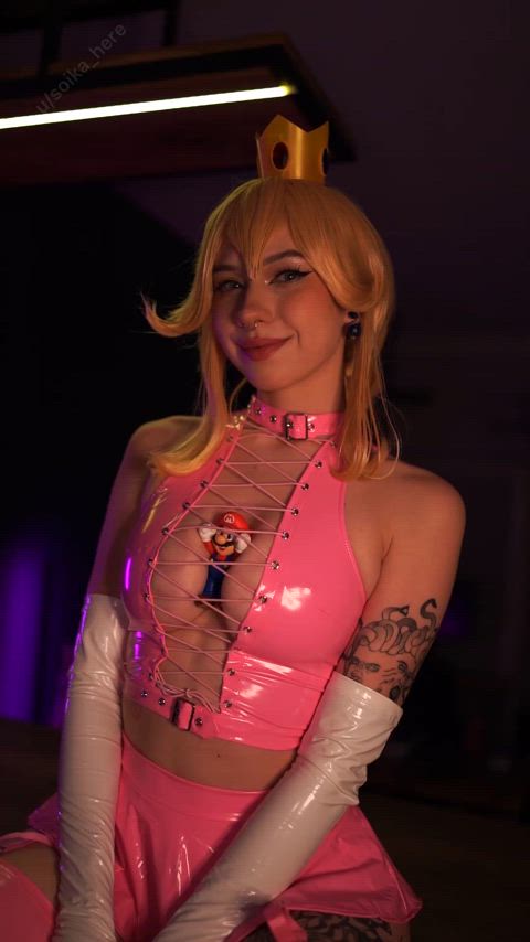 Will you help Princess Peach get a good cumshot? 😏