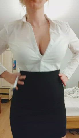 Would I be a distraction in the office? All natural btw 😜🇸🇪 [F]