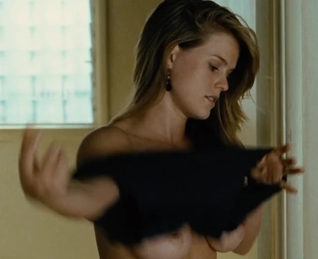 Alice Eve in Crossing Over [/r/NSFWHOF]