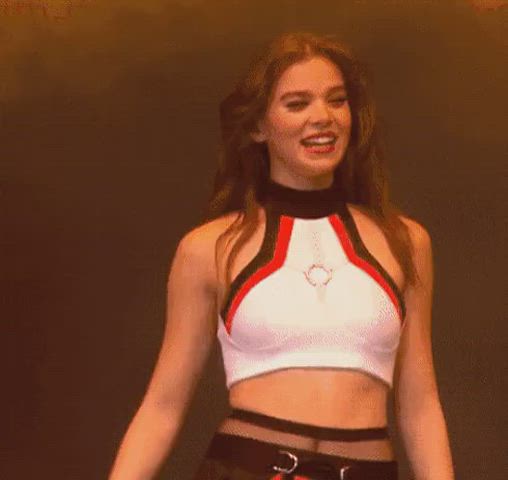 Hailee steinfeld 