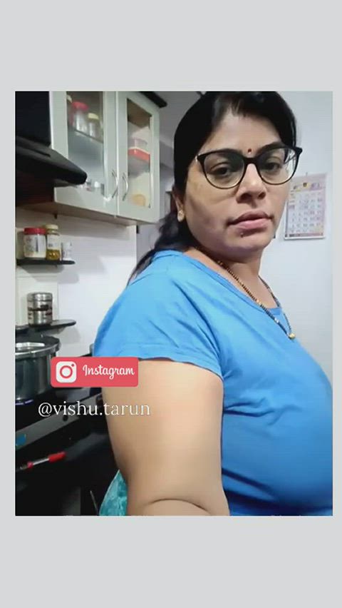 asian big ass big tits bollywood desi homemade indian milf saree thick gif