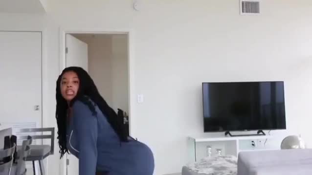 Dee Shanell twerk