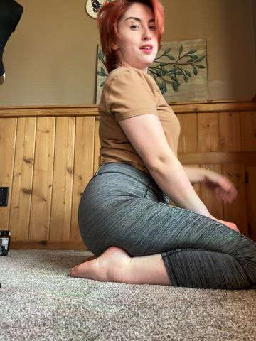 barefootmilf bouncing clothed leggings milf slutty yoga pants gif