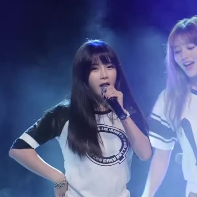 140905 Hyunyoung cute 3 (Tell me tell me) crop