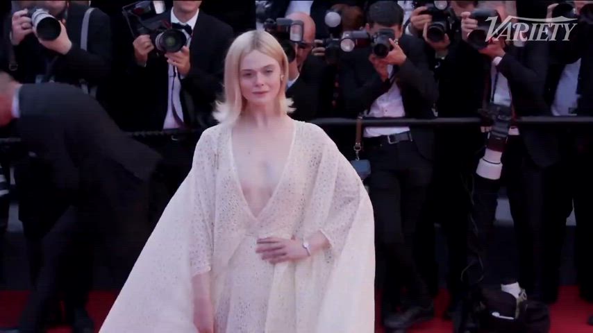 celebrity elle fanning pale petite celebs gif