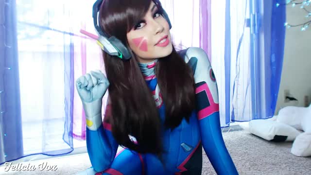 D.Va loses a bet and fucks herself!