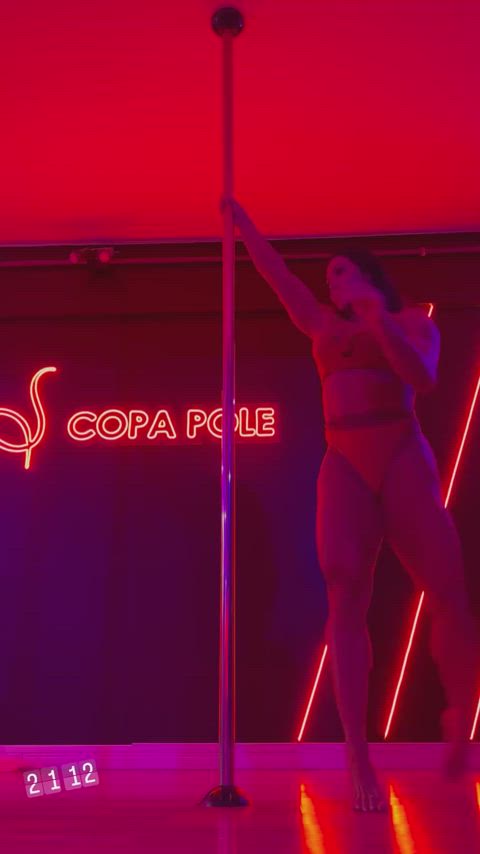 ass big ass big tits brazilian celebrity dancing muscular girl pole dance gif