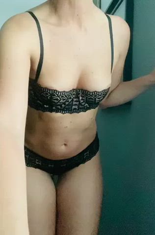 The benefit of a mom-bod is that it comes with an extra large trunk. [f]40