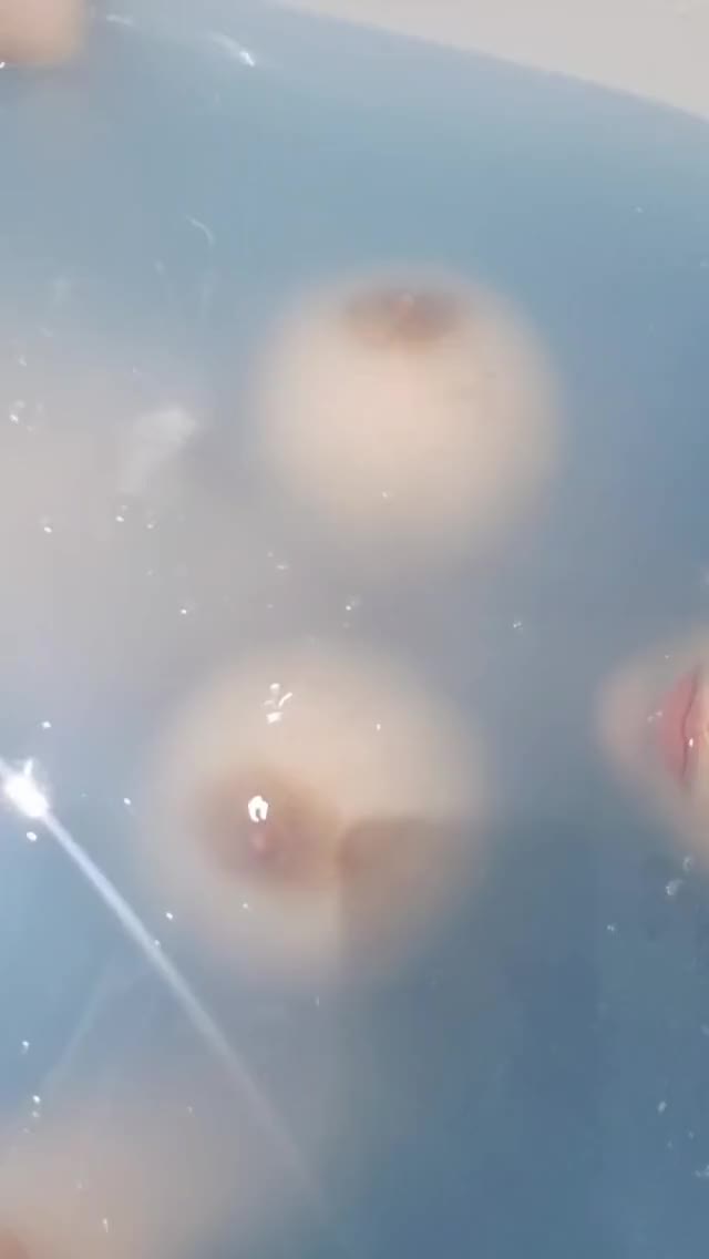 Water-Titties