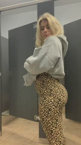 blonde bubble butt leggings gif