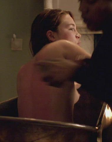 bathtub boobs florence welch gif