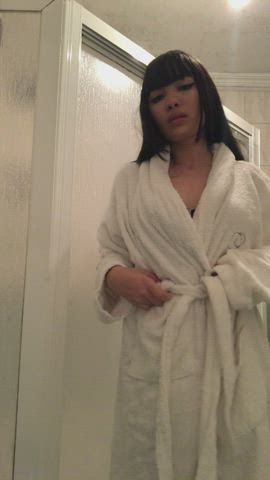 Do you like my bathrobe? Come over here baby!