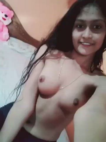 Sri Lankan Cute girl giving Blowjob to her BF