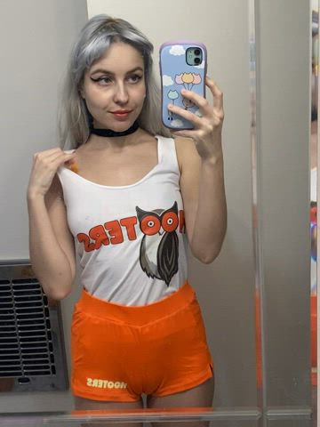 happy halloween, people enjoying reddit rn 🖤🧡 here’s my costume and a gentle