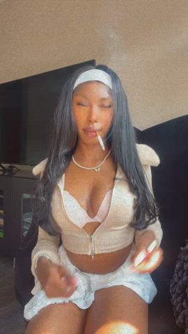 Do I look hotttt smoking?😳😳🍭