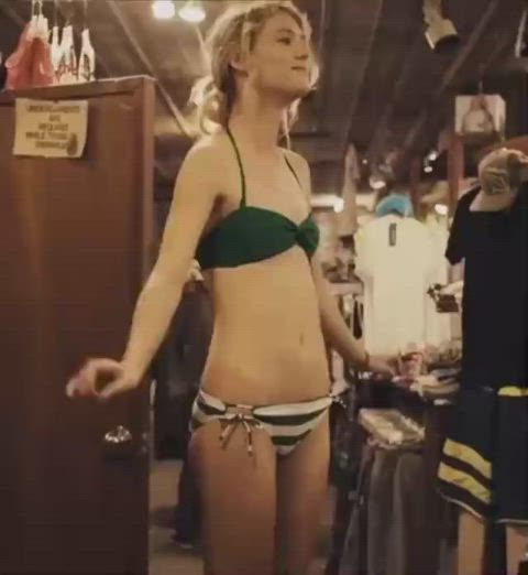 mackenzie davis