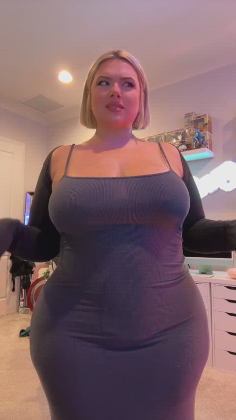 bbw braless non-nude chubby-girls gif