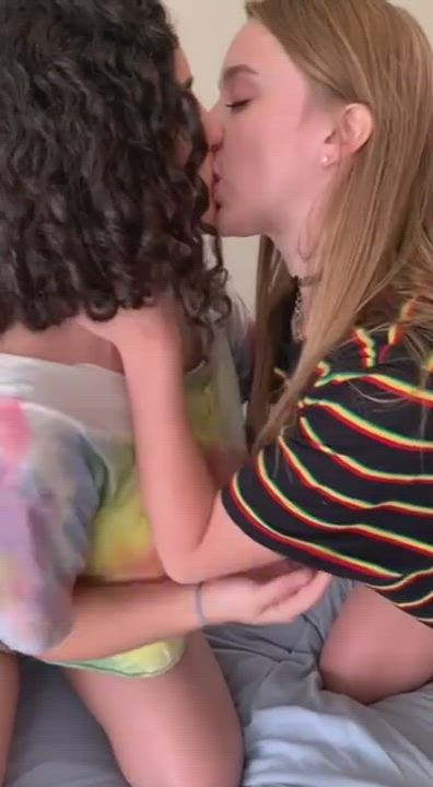 Kissing MILF Threesome gif