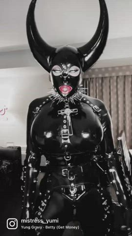 Demon latex seduction