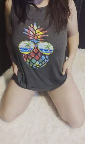 A 37yo milf titty drop to start your day off with