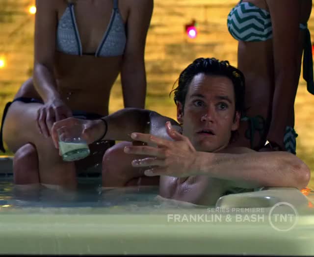 Mark-Paul Gosselaar walks out of jacuzzi naked - Franklin & Bash S01E01