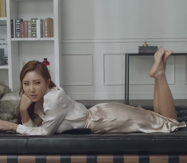 mamamoo hwasa - perfect soles