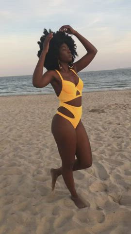 Afro Amateur Ass Beach Bikini Dancing Ebony Legs Twerking gif