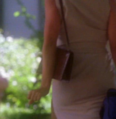 big ass celebrity dress walking big-asses celebs tight-skirts-and-dresses gif