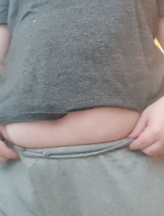 Does anyone like my tummy?~