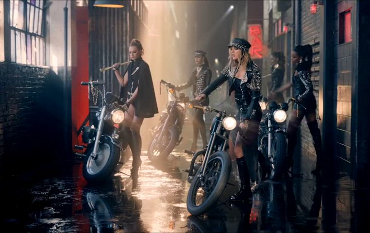 boots celebrity female taylor swift gif