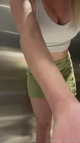 ass blonde booty gif