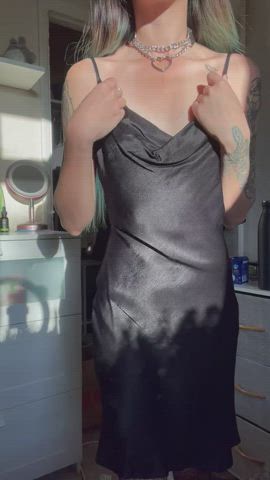 Do you like my dress?