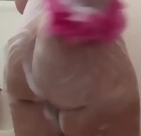 Twerk Shower