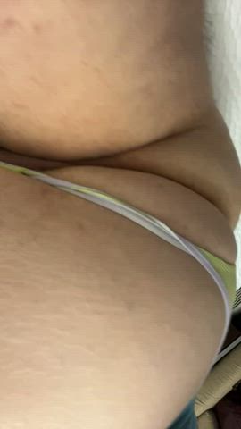 Shakin ass in a cute thong